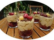 Une photo de cerises et mascarpone