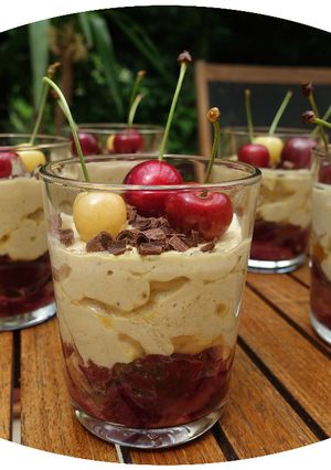 Une photo de Tiramisu aux cerises & fève tonka