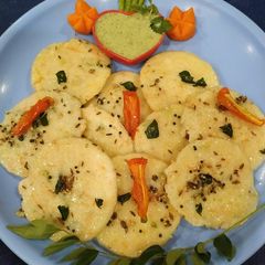A picture of Rice idli.