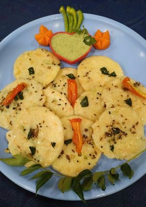 A picture of Rice idli.