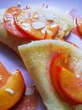 Crêpes di riso con pesche caramellate alla cannella 🍑