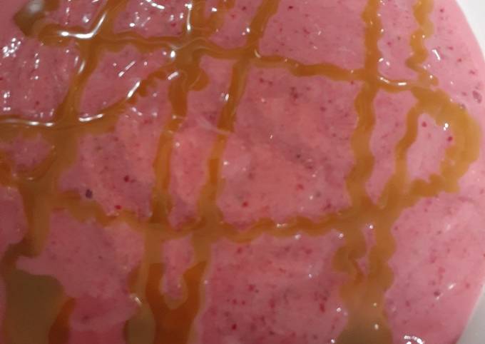 Simple Way to Prepare Super Quick Homemade Bannana strawberry ice cream