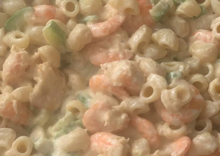 Pasta con calabacín y gambas