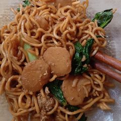 A picture of Quick Fried Noodles (Mie Goreng).