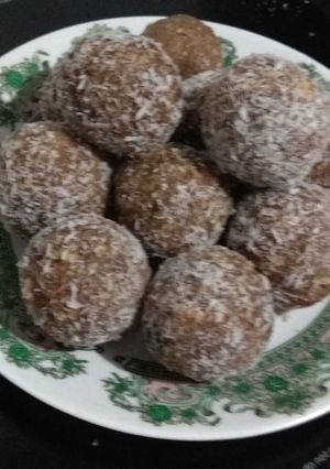 A picture of Sugarfree Sesame Til ladoo.