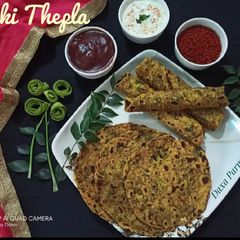 A picture of Lauki Thepla.