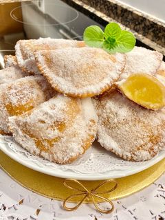 Una foto de Pastelitos con compota de manzana (Cupcakes filled with apple compote)