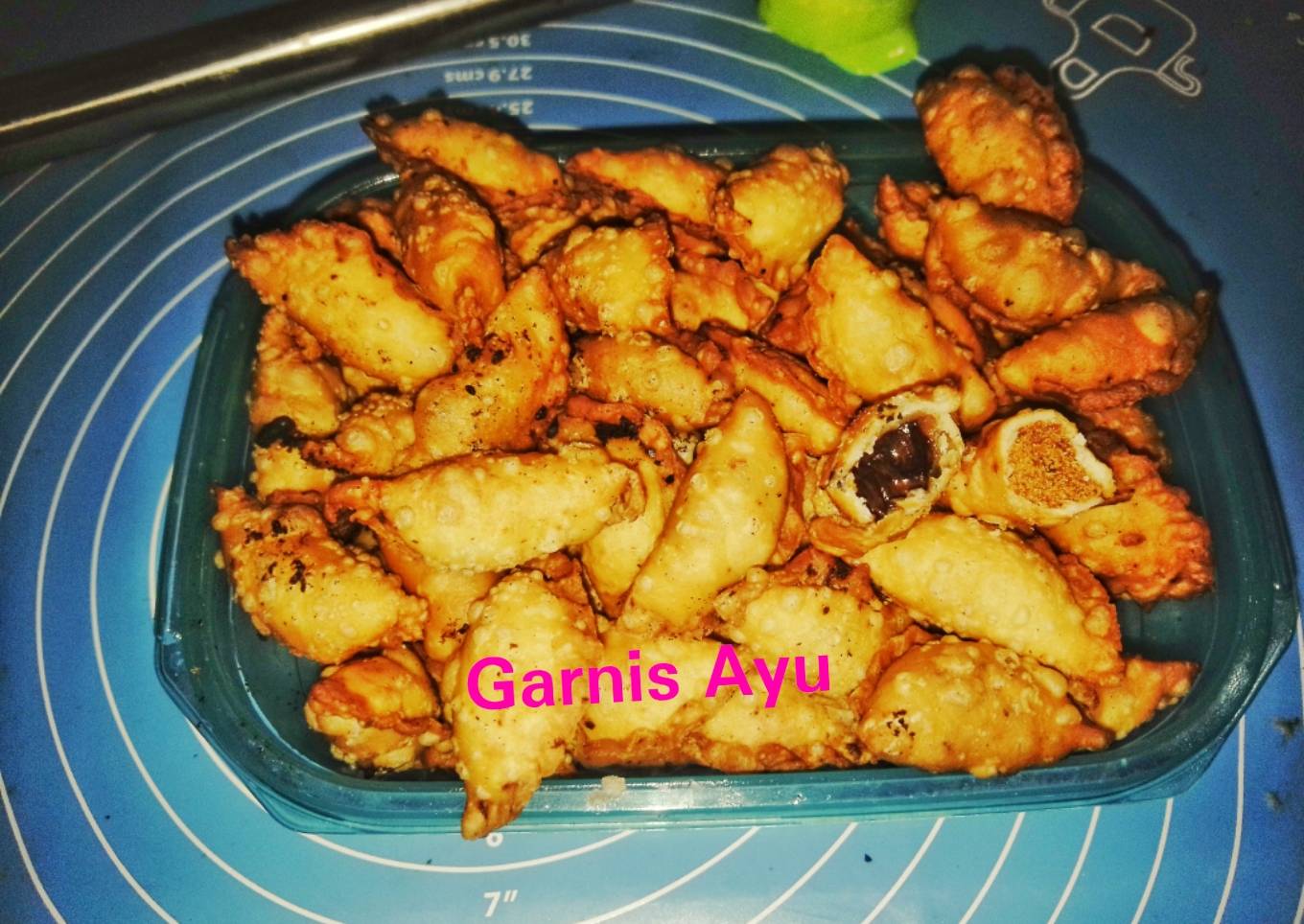Pastel mini isi abon atau coklat