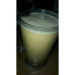 Una foto de Licuado de banana y naranja