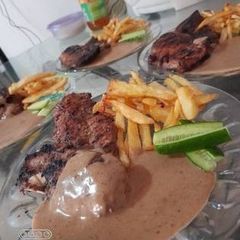 A picture of Yummy chicken steaks 🥩.