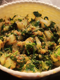 आलू मेथी (aloo methi recipe in Hindi) रेसिपी मुख्य फोटो