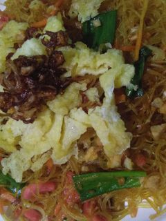 Foto resep Bihun goreng sosis ayam