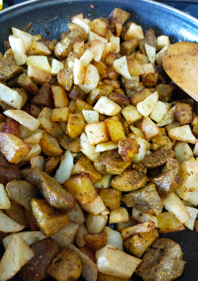 Una foto de Carne con patatas