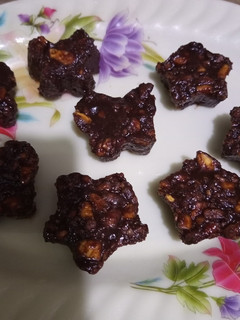 A picture of Chocolate biscuit cold cake.