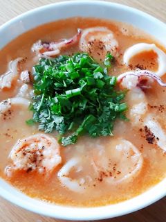 Hình của món CHÁO tôm-mực.