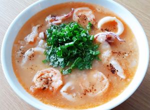 Hình của món CHÁO tôm-mực.