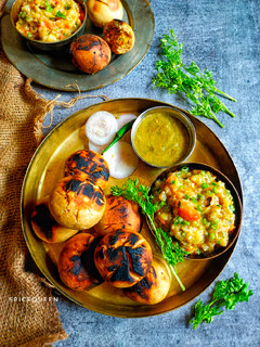 લિટ્ટી ચોખા (Litti Chokha Recipe In Gujarati) રેસીપી મુખ્ય ફોટો