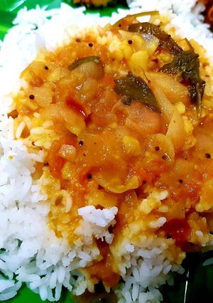 A picture of Onion Sambar.
