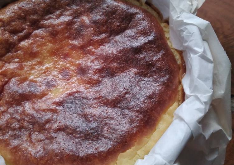 Bagaimana Menyiapkan Basque Burnt Cheese Cake yang Sempurna