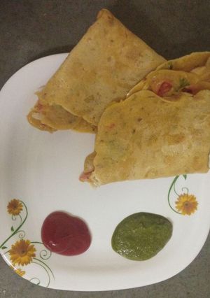 A picture of Besan ka chilla.
