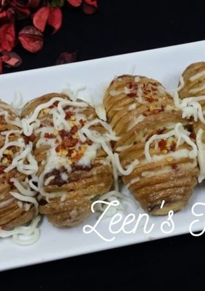 A picture of Baked Cheesy Hasselback Potatoes.