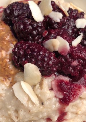 A picture of Berry and almond porridge -vegan.