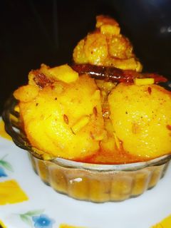 নিরামিষ আলুর দম (niramish aloor dum recipe in bengali) রেসিপির প্রধান ছবি