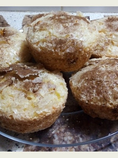 Una foto de Muffins veganos de zanahoria y castañas de cajú 🥕🌱