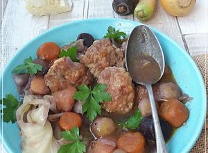 Une photo de Soupe-repas au chou et boulettes au thermomix