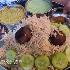 A picture of Kofta rice.