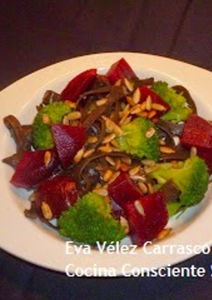 Una foto de Ensalada de espagueti de mar