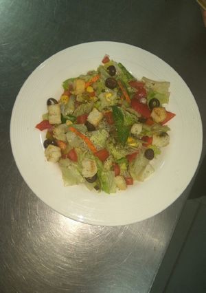 A picture of Maxican salad.