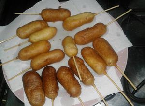 Una foto de Hot dog de salchichas y mozzarella sin harina