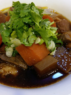 『紅燒豬肉湯』電子鍋偽牛肉湯料理版 的食譜成品照片