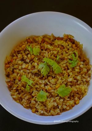 A picture of Kothamalli Aval Upma / Coriander Poha.