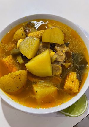 Una foto de Sopa de pata de res (alta en colageno)