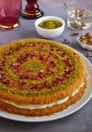 A picture of Othmaliyeh or Kunafa with Cream.