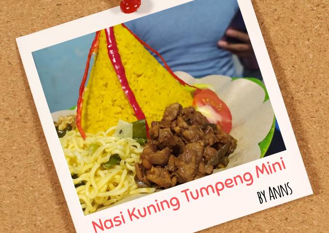 Nasi Kuning Tumpeng Mini