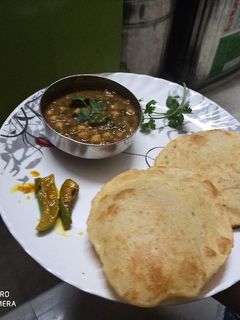 मैदा आलू का भटूरा (Maida Aloo ka bhatura recipe in hindi) रेसिपी मुख्य फोटो