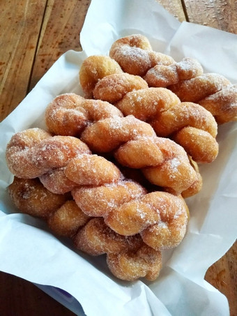 Resep Kkwabaegi (꽈배기) Korean Twisted Donuts yang Bisa Manjain Lidah