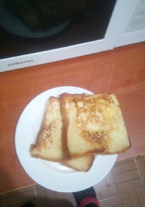 A picture of French toast.