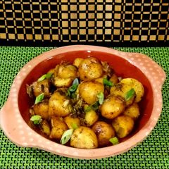 A picture of Salt and vinegar potatoes.