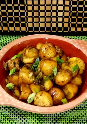A picture of Salt and vinegar potatoes.