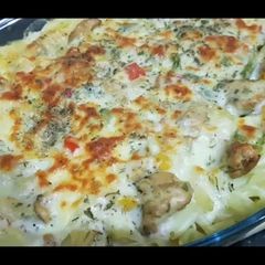A picture of Pasta with spicy white sauce.