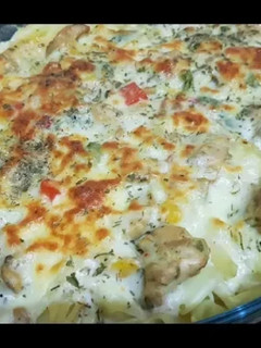 A picture of Pasta with spicy white sauce.