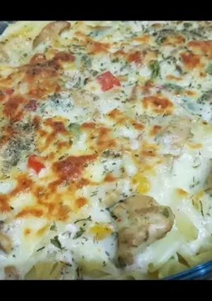 A picture of Pasta with spicy white sauce.