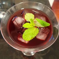 A picture of Cherry gin 🍒🍹.