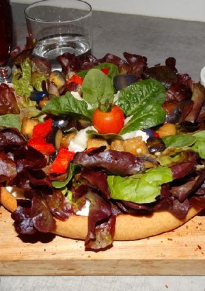 Une photo de 🍴🍕 pizza aux légumes du soleil 🍕🍴