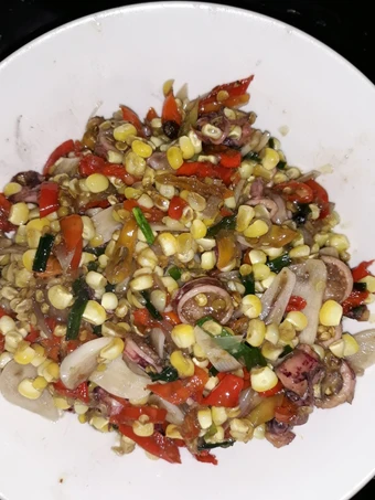 Cara Simple Membuat Resep  Tumis cumi asin + jagung pedas manis yang Sempurna, Lezat Sekali