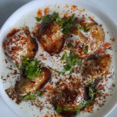 A picture of Dahi vada.